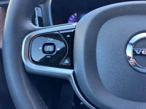 Certified 2023 Volvo XC60 B5 Plus AWD/4WD image 15