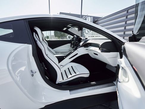 Used 2022 Ferrari Roma image 29