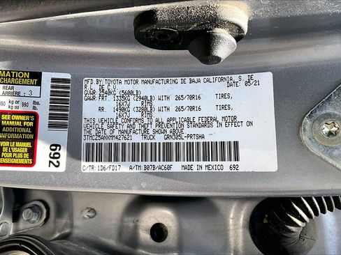 Used 2021 Toyota Tacoma TRD Off-Road AWD/4WD image 15