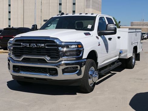 New 2026 RAM 3500 Tradesman w/ Chrome Appearance Group A AWD/4WD image 7