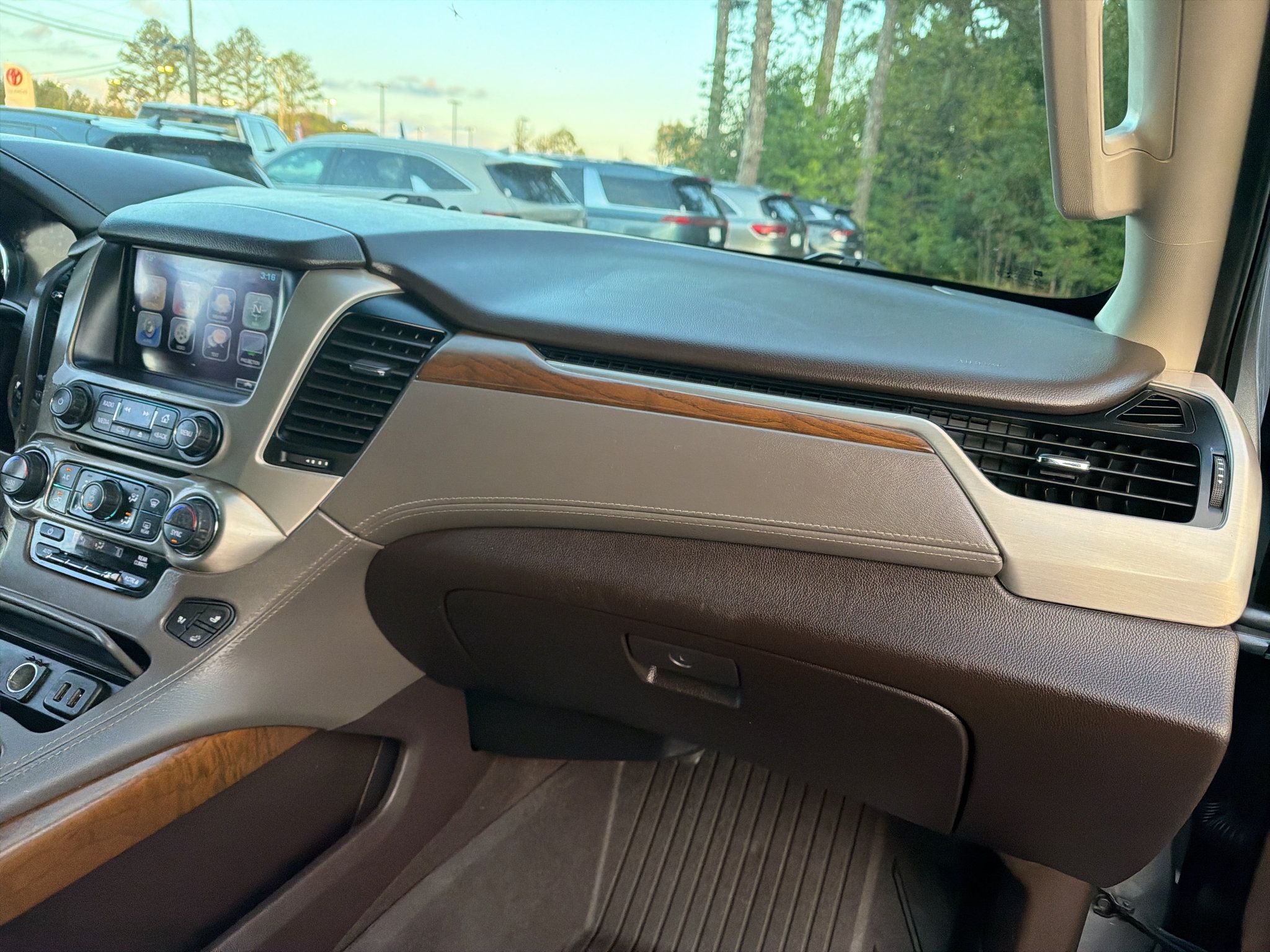 Used 2020 GMC Yukon Denali w/ Denali Ultimate Package AWD/4WD image 33
