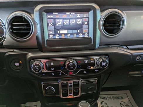Used 2022 Jeep Gladiator Willys image 13