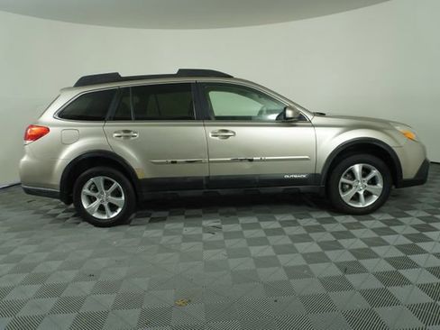 Used 2014 Subaru Outback 2.5i Limited w/ Moonroof Package image 8