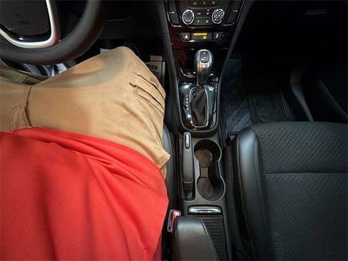 Certified 2022 Buick Encore Preferred w/ Safety Package image 21