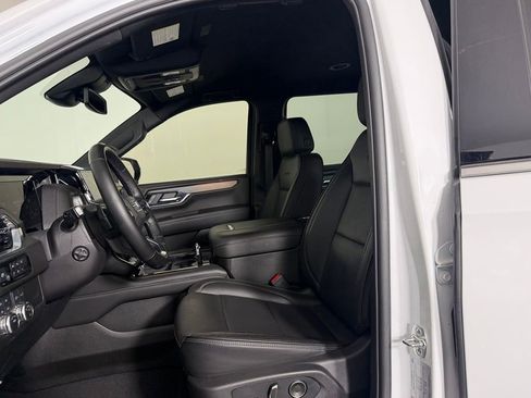 Used 2025 GMC Yukon XL Denali AWD/4WD image 23
