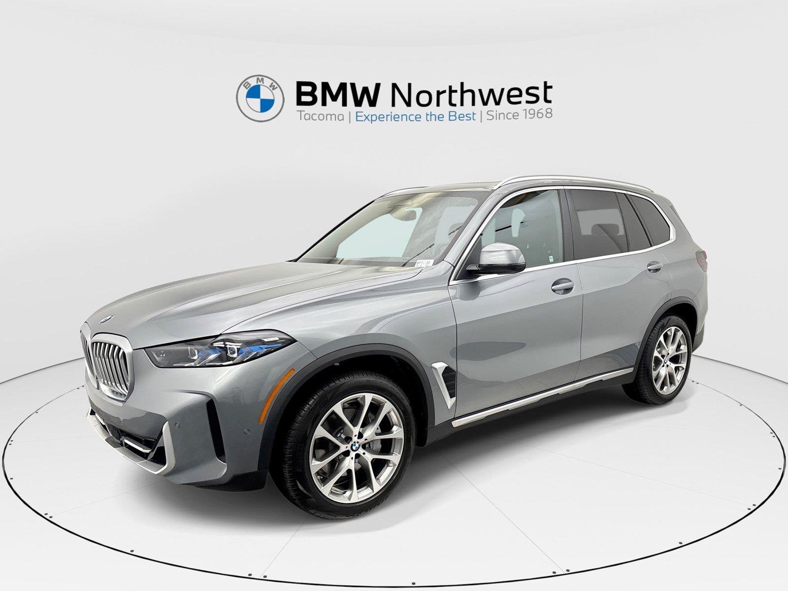 Used 2025 BMW X5 xDrive40i w/ Parking Assistance Package AWD/4WD image 1