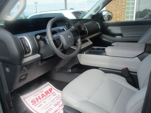 New 2027 Ford Expedition Active AWD/4WD image 4