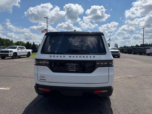 Used 2023 Jeep Grand Wagoneer Series III w/ Rear Seat Video Group 1 AWD/4WD image 6