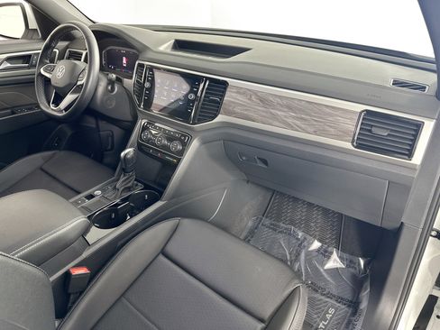 Used 2023 Volkswagen Atlas Cross Sport SE FWD image 27