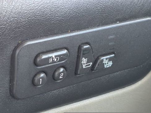 Used 2004 HUMMER H2 w/ Preferred Equipment Group AWD/4WD image 18