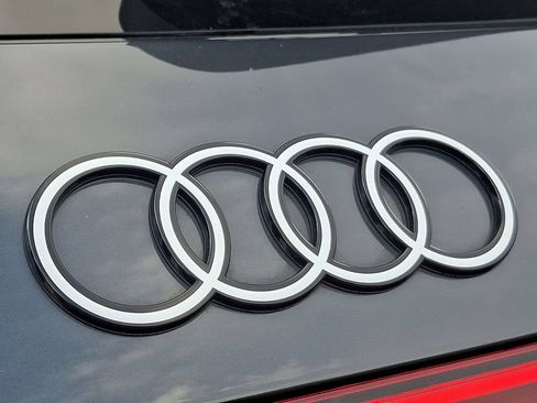 Used 2025 Audi Q5 Premium w/ Convenience Package AWD/4WD image 30