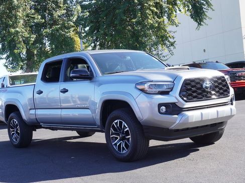 Used 2023 Toyota Tacoma TRD Sport image 4