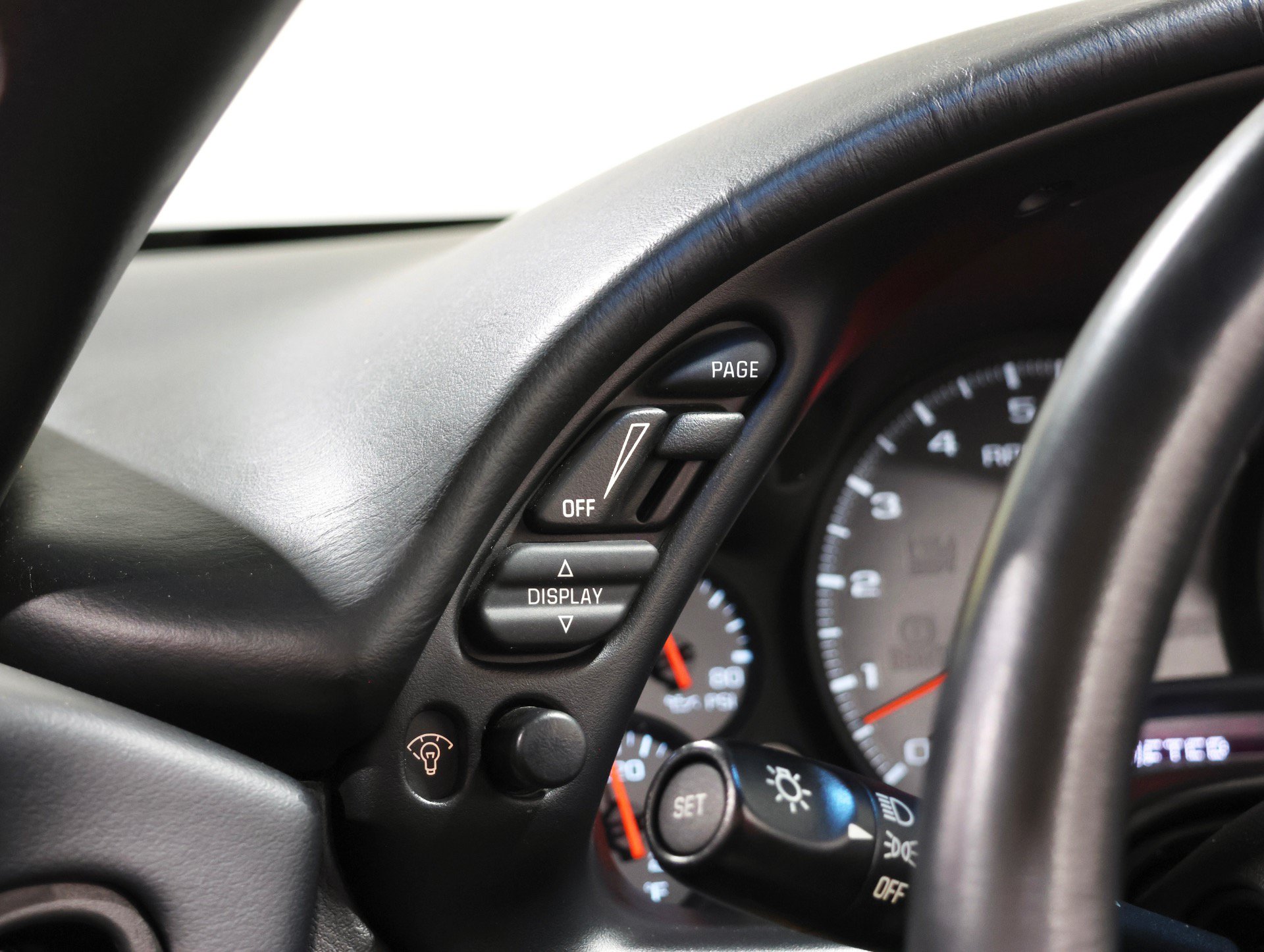 Used 2004 Chevrolet Corvette Convertible w/ Preferred Equipment Group RWD image 8