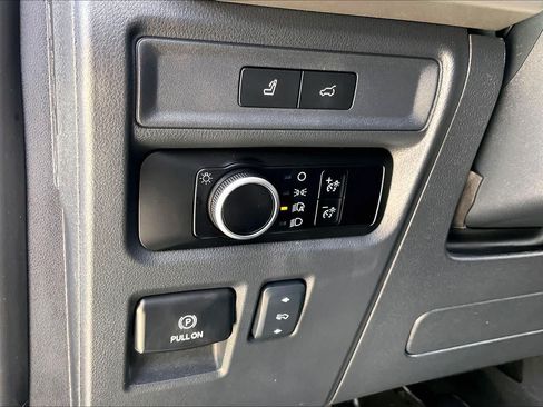 Used 2024 Ford Expedition XLT RWD image 13