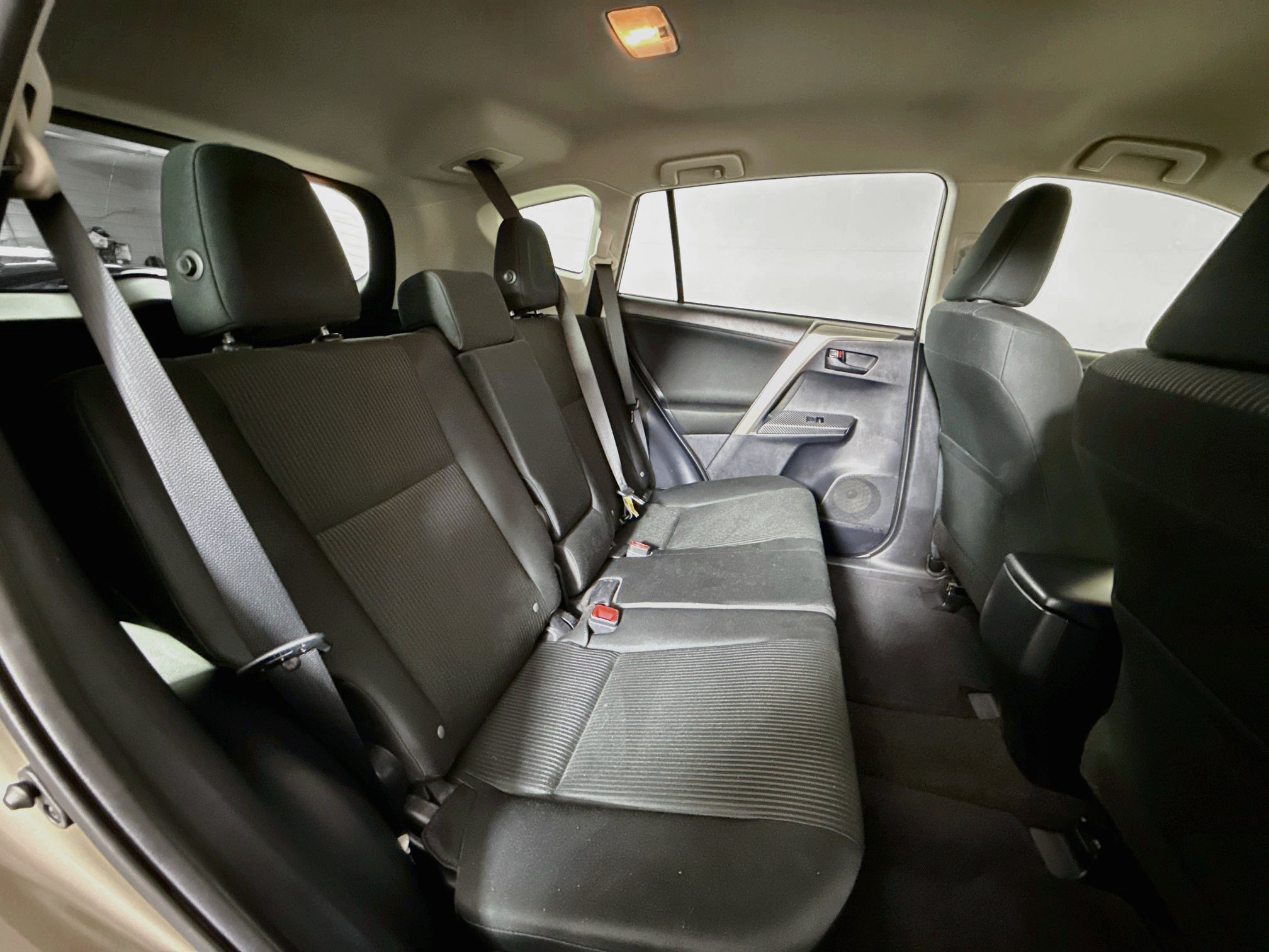 Used 2015 Toyota RAV4 LE AWD/4WD image 25