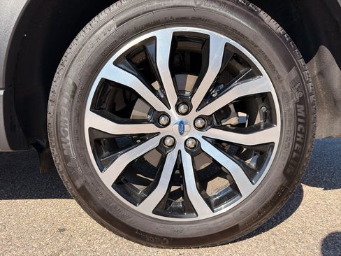 Used 2025 Ford Explorer ST-Line AWD/4WD image 11