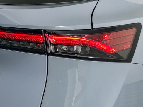 Certified 2024 Nissan Ariya FWD image 9