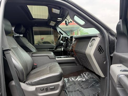Used 2015 Ford F250 Lariat w/ Lariat Ultimate Package AWD/4WD image 22
