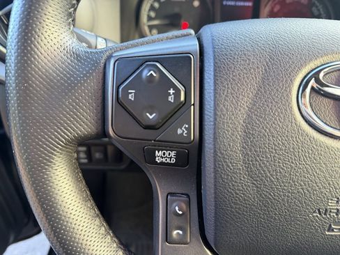 Used 2019 Toyota Tacoma TRD Off-Road image 13