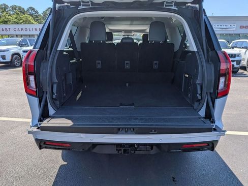 Used 2025 Ford Expedition Max Active AWD/4WD image 29