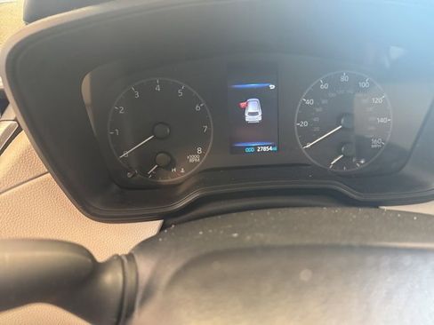 Used 2023 Toyota Corolla Cross L image 5