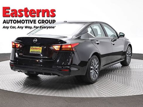 Used 2025 Nissan Altima 2.5 SV FWD image 5