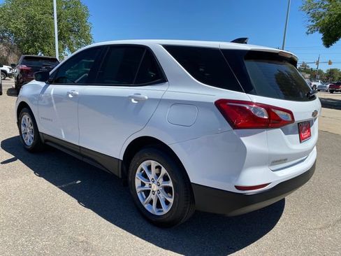 Used 2020 Chevrolet Equinox LS FWD image 3