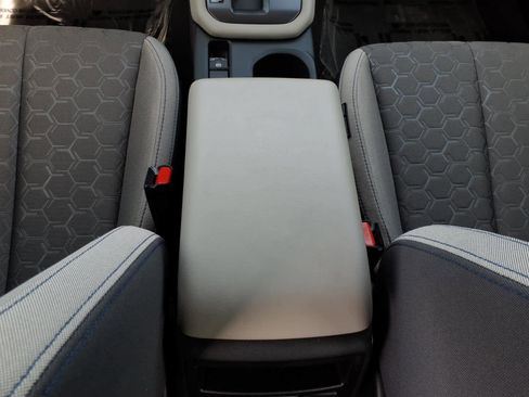 Certified 2025 Subaru Forester w/ Convenience Package #2 image 31