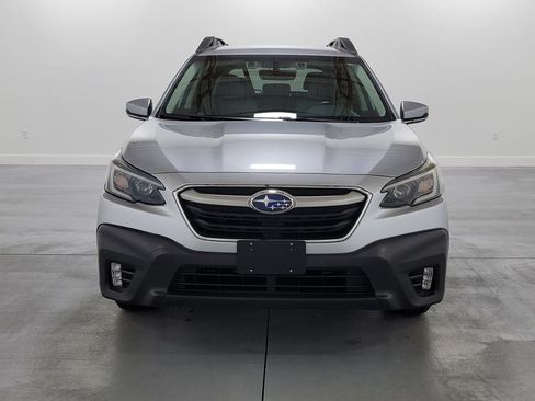 Used 2022 Subaru Outback Premium AWD/4WD image 3