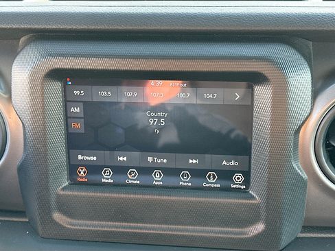 Used 2022 Jeep Wrangler Unlimited Sport image 14