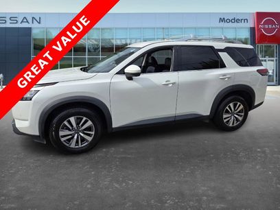 Used 2023 Nissan Pathfinder SL