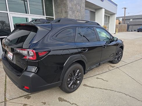 Certified 2025 Subaru Outback Onyx Edition XT image 8