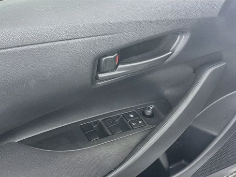 Used 2022 Toyota Corolla LE FWD image 15