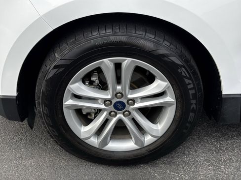 Used 2020 Ford Edge SEL image 15