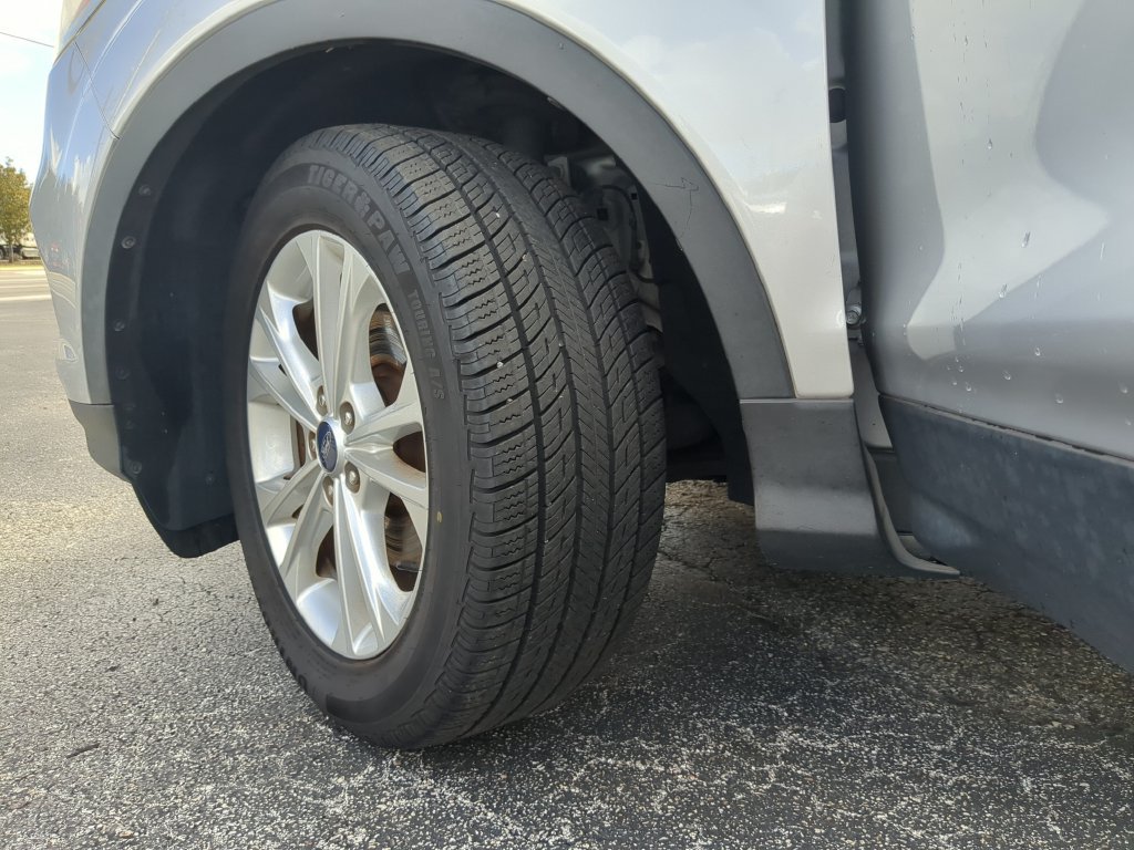 Used 2018 Ford Escape SEL w/ Ford Safe & Smart Package FWD image 34