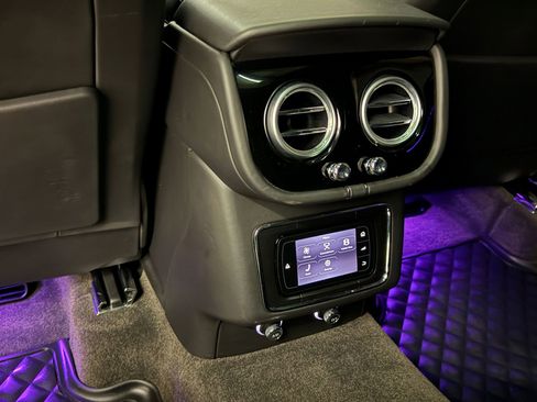 Used 2018 Bentley Bentayga Black Edition image 60