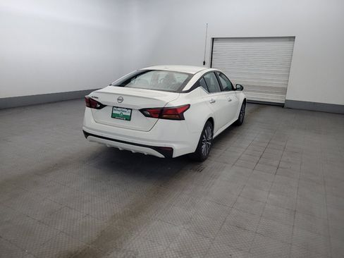 Used 2025 Nissan Altima 2.5 SV FWD image 9