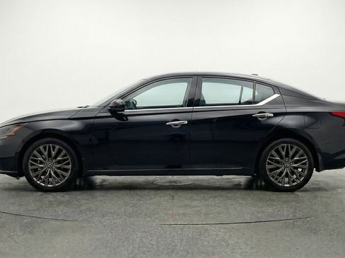 Used 2025 Nissan Altima 2.5 SV FWD image 5