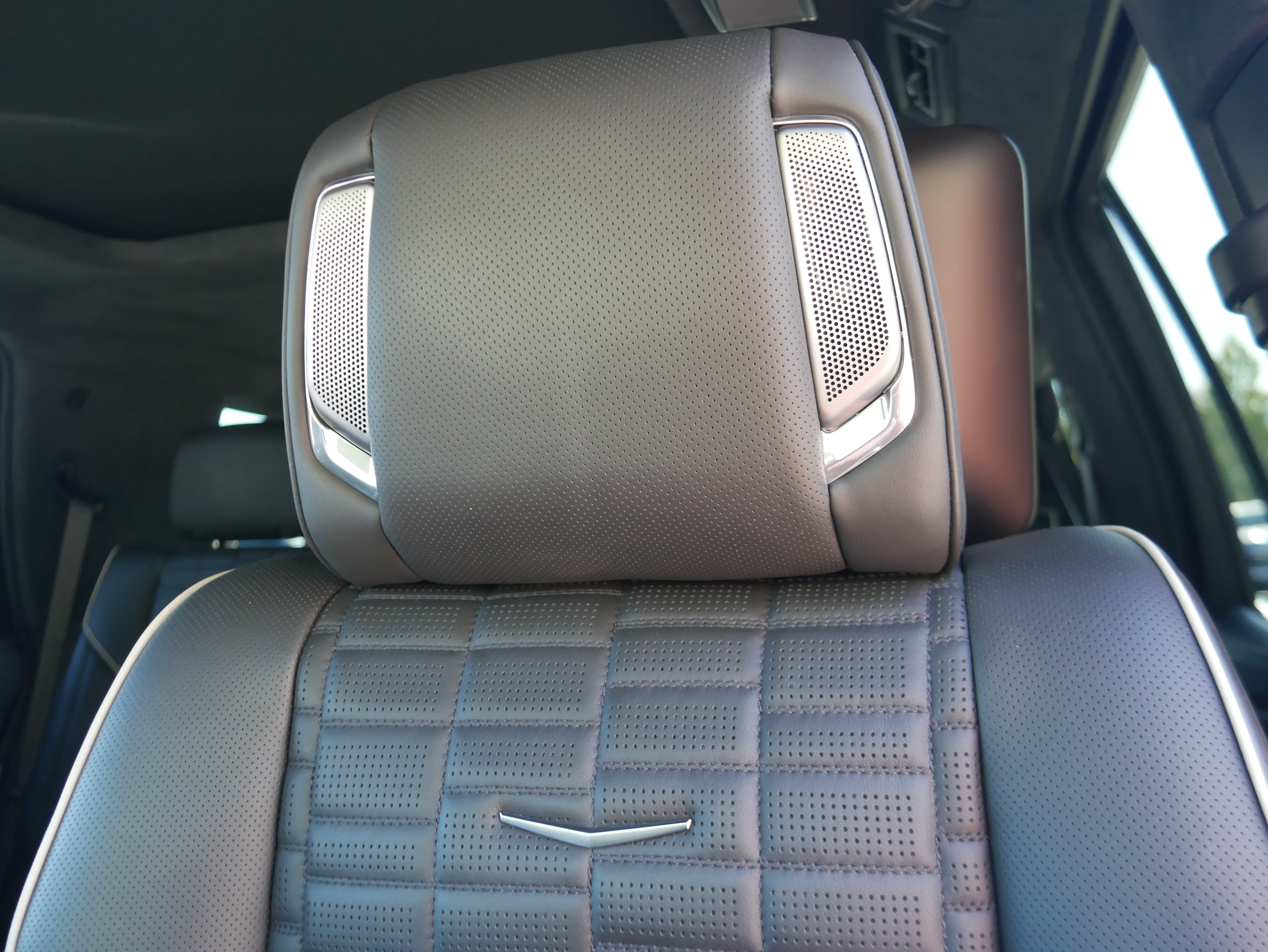 Certified 2023 Cadillac Escalade Premium Luxury Platinum AWD/4WD image 18