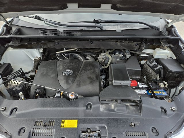 Used 2019 Toyota Highlander XLE AWD/4WD image 40