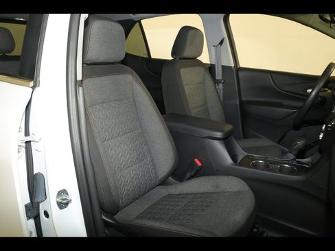 Used 2022 Chevrolet Equinox LT image 28