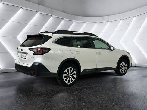 Used 2022 Subaru Outback Premium AWD/4WD image 4