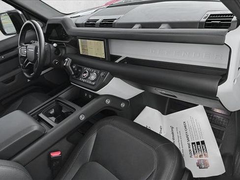 Used 2024 Land Rover Defender 110 X-Dynamic SE AWD/4WD image 23