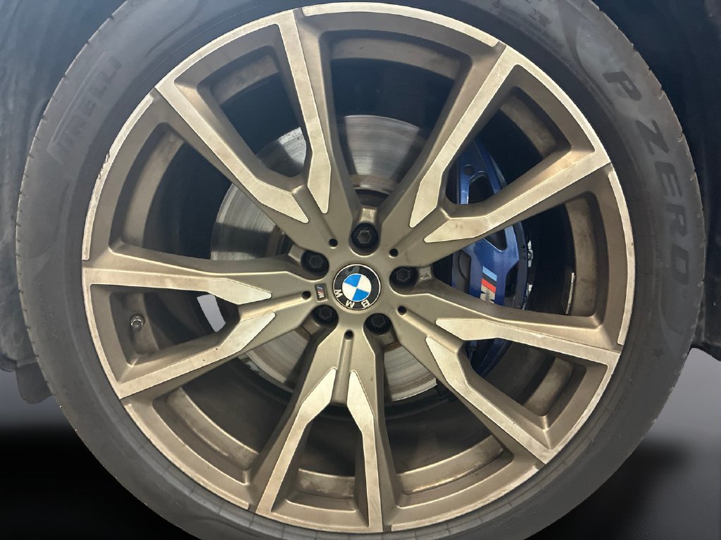 Used 2022 BMW X7 M50i AWD/4WD image 9
