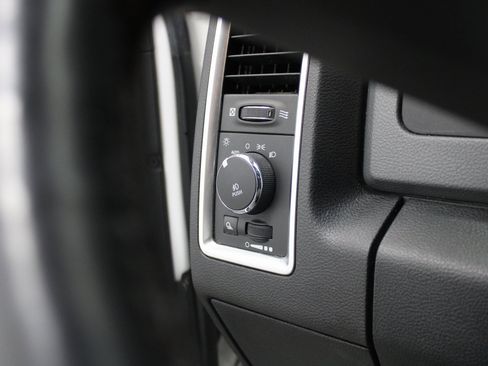 Used 2017 RAM 1500 Big Horn image 33