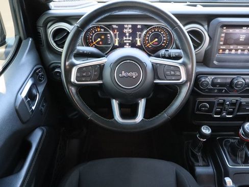 Used 2020 Jeep Wrangler Unlimited Sahara AWD/4WD image 24