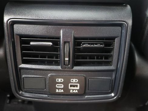 Used 2025 Subaru Forester Premium AWD/4WD image 46