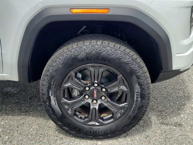 Certified 2025 GMC Canyon Elevation RWD image 6