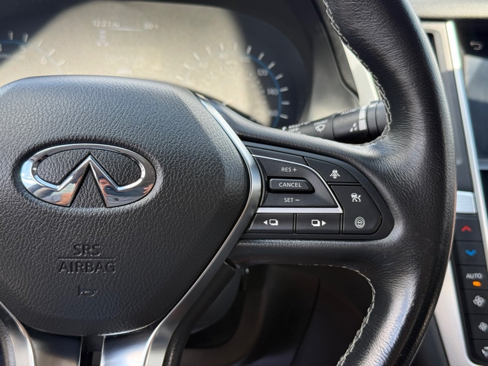 Used 2023 INFINITI Q50 Luxe AWD/4WD image 22