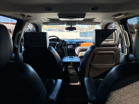 Used 2014 Cadillac Escalade ESV Platinum image 22